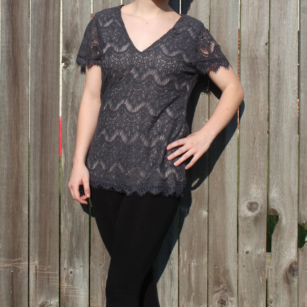 NWT Buckle Charcoal Gray Lace Top